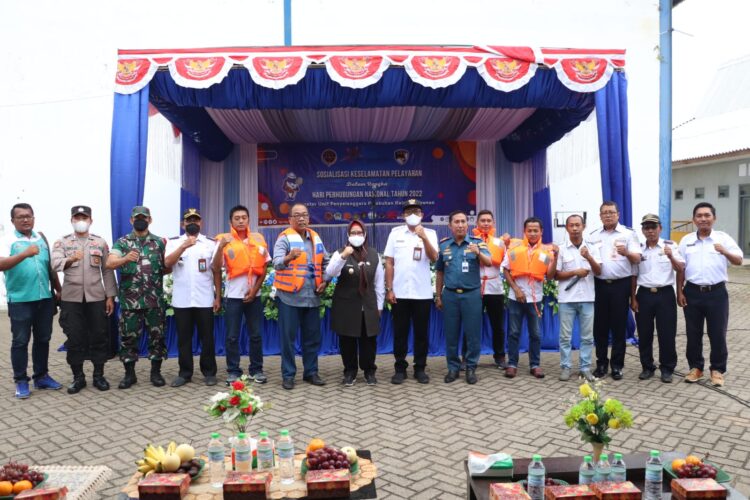Peringati Harhubnas 2022, Wabup Gresik Hadiri Sosialisasi Keselamatan Pelayaran di Pelabuhan Bawean