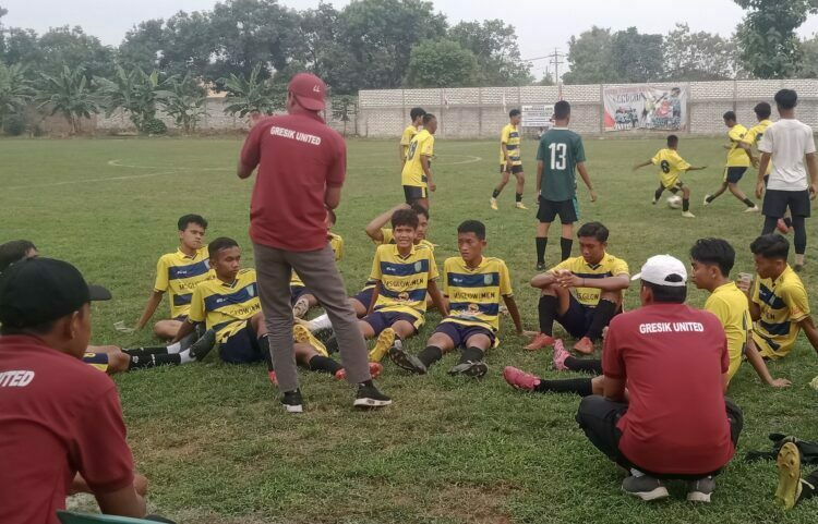 Tak Ingin Leha-Leha, Pemain Gresik United U-17 Tetap Fokus Latihan dan Uji Coba