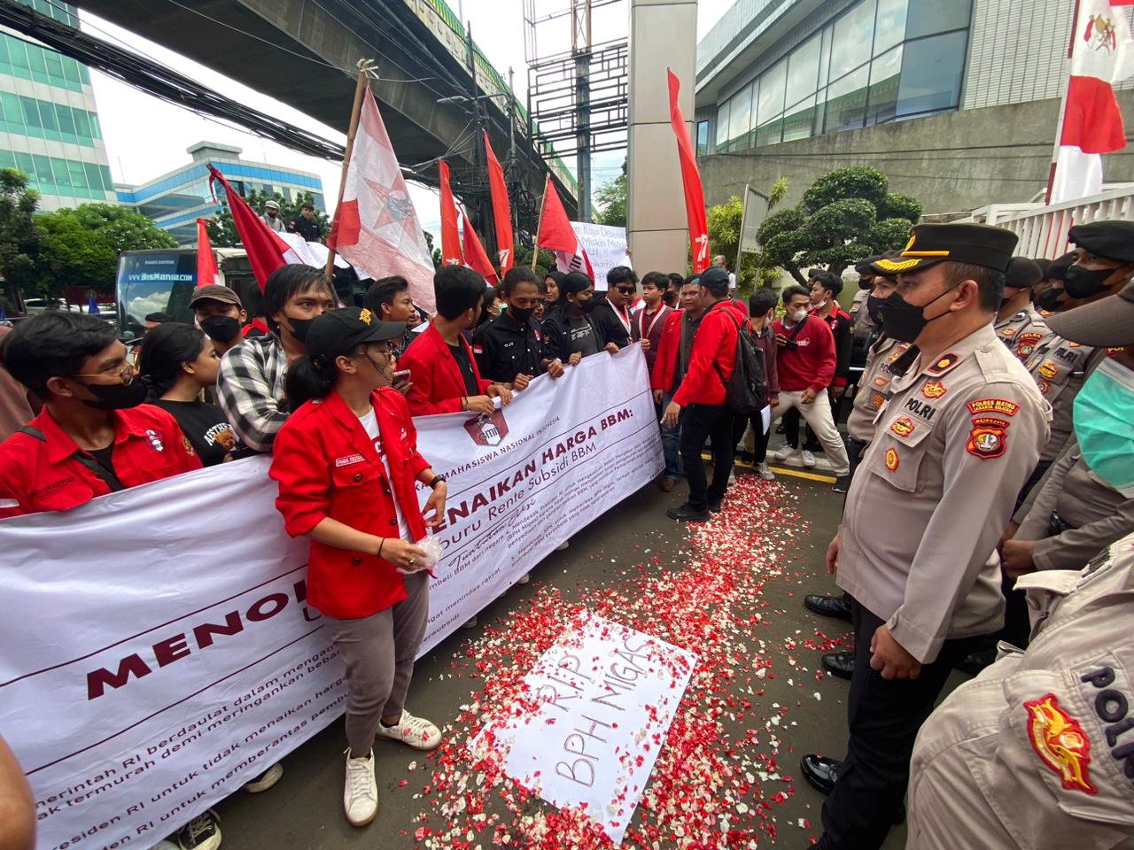 Marak Penyelewengan dan Penimbun BBM, GMNI Demo BPH Migas