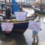 Solar Langka, Nelayan Campurrejo Gresik Demo