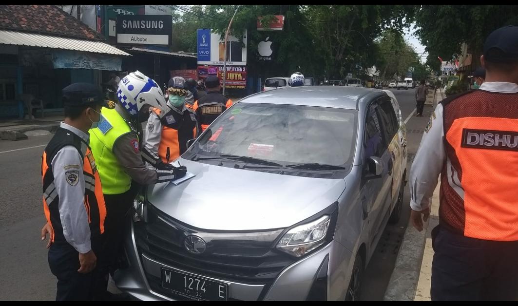 Puluhan Personil Gabungan Operasi Tertib Parkir dan Lalin