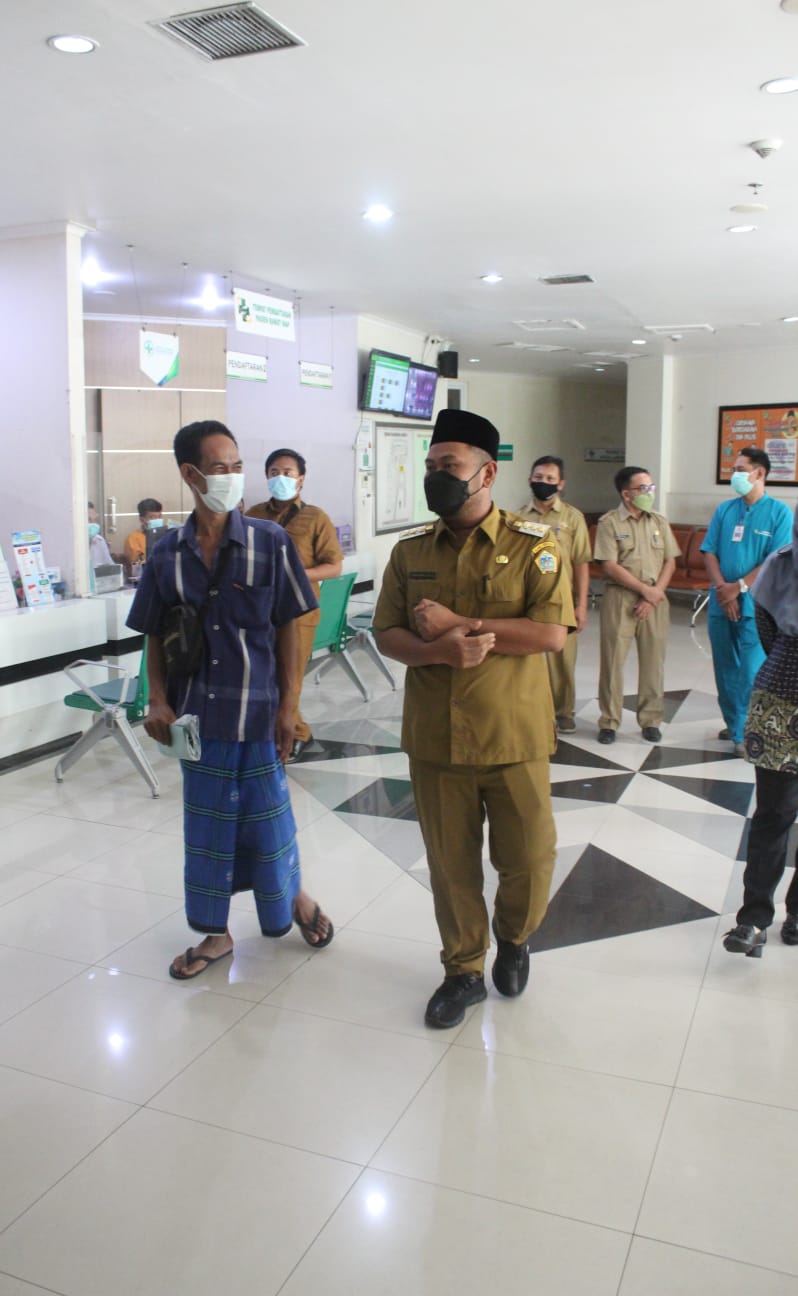 Bupati Gus Yani Langsung Cek Implementasi UHC di Lapangan