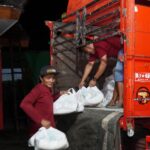 Satgas Tanggap Bencana Nasional BUMN Bantu 1500 Paket Sembako bagi Korban Banjir dan Longsor di Malang