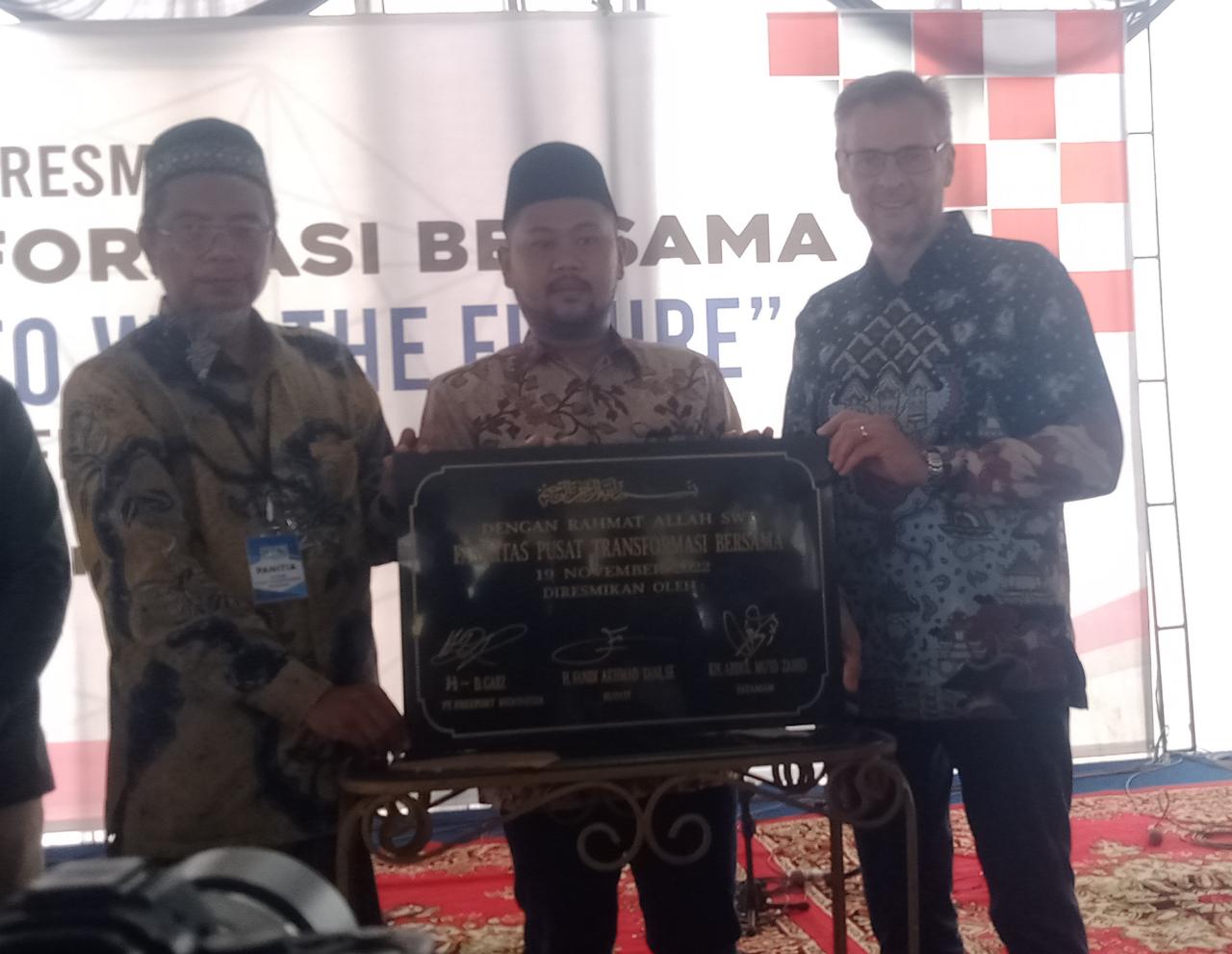 Bupati Gresik Launching PTB, Sinergisitas PFTI -Yatamam Olah Sampah Industri di KEK