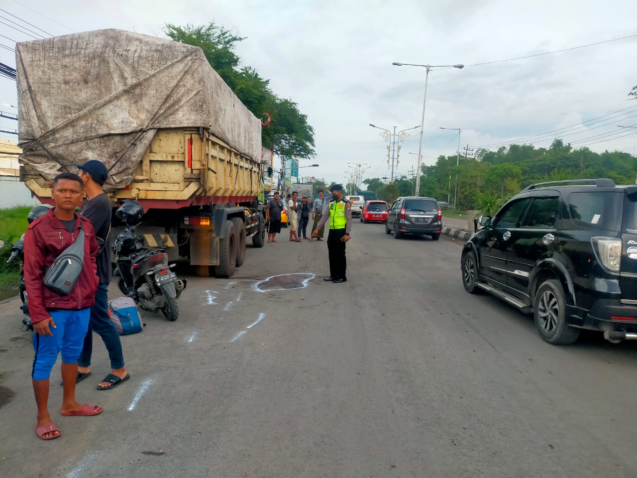 Truk Tronton vs Motor di Gresik, Satu Orang Tewas