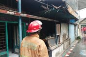 Rumah di Kawasan Padat Penduduk di Gresik Nyaris Ludes Terbakar