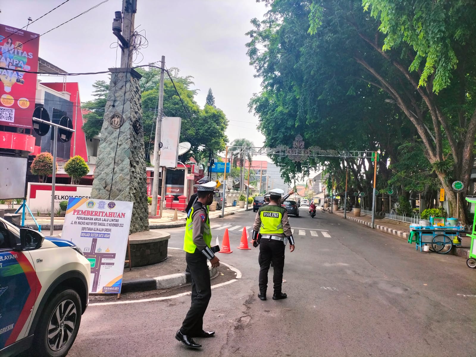 Satlantas Polres Gresik Terus Sosialisasikan Perubahan Satu Arah di Alun-alun Gresik