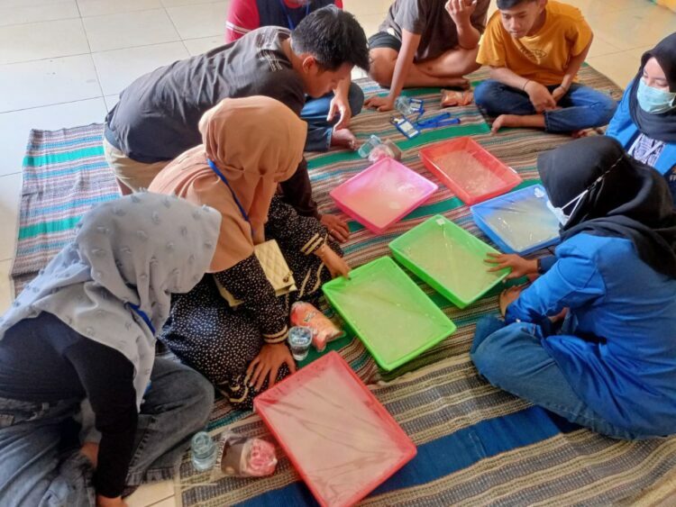 Jawab Permasalahan Lingkungan, ITS Olah Limbah Cair Industri Tahu Jadi Kulit Sintetis