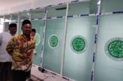 Sidak Proyek Gedung MUI Gresik, Bupati Temukan Logo Salah
