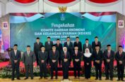 Gubernur Khofifah Kukuhkan KDEKS Jatim Periode 2022-2024