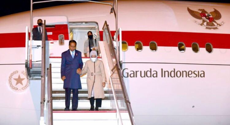 Tiba di Brussels Belgia, Presiden Jokowi Disambut Puluhan WNI