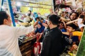 Jelang Nataru, Presiden Jokowi Cek Harga Bahan Pokok di Pasar Cigombong
