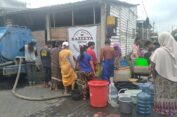 Sepekan Pipa Pecah, Pelanggan Perumda Giri Tirta di Duduksampeyan Gresik Krisis Air Bersih