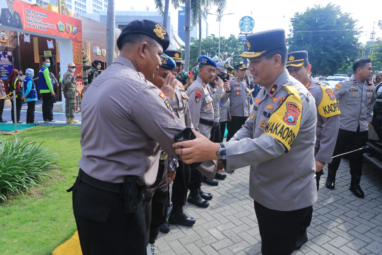 Cek Pos Pengamanan Polres Gresik, Wakapolda Jatim Imbau Masyarakat Tak Euforia Rayakan Pergantian Tahun