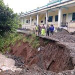 Cuaca Ekstrem, Bencana Banjir Badang Hingga Tanah Longsor Landa Pulau Bawean