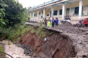 Cuaca Ekstrem, Bencana Banjir Badang Hingga Tanah Longsor Landa Pulau Bawean