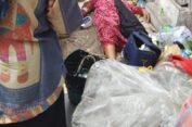 Layani Pembeli, Penjual Semanggi Meninggal Mendadak di Alun-Alun Gresik