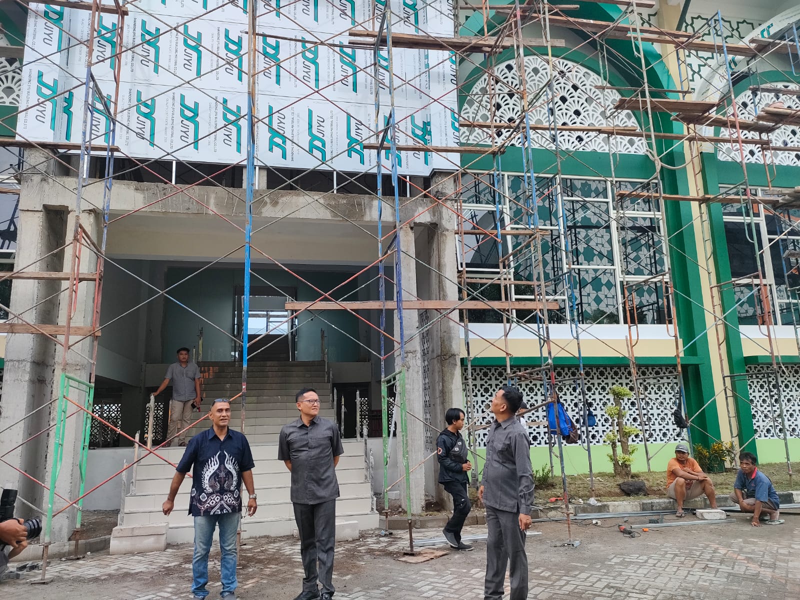 Pekerjaan Kurang Rapi dan Abaikan K3 Jadi Temuan Komisi III dalam Sidak Proyek Gedung MUI Gresik