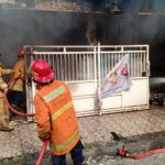 Tabung LPG Meledak, Rumah Dapur Catering di Perum GKB Gresik Terbakar