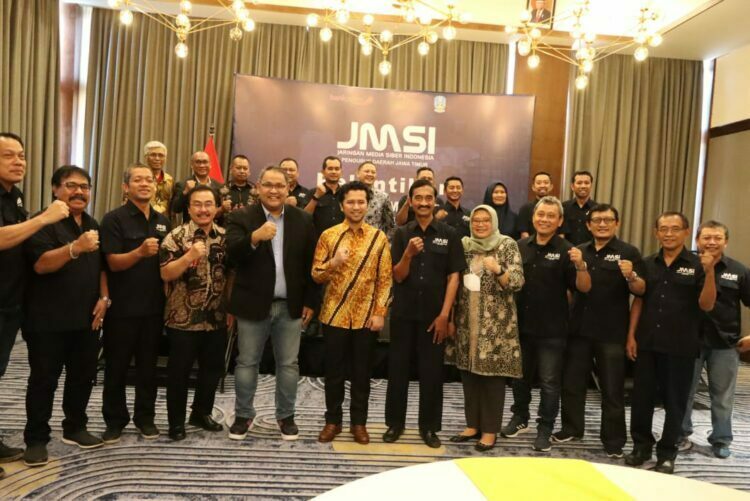 Hadiri Pelantikan, Wagub Emil Ajak JMSI Edukasi Masyarakat untuk Klik The Link