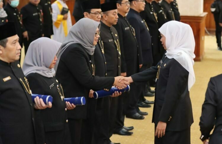 Lantik Sejumlah Pejabat, Gubernur Khofifah: Kita Akan Segera Rapat Bahas Reformasi Birokrasi Berdampak
