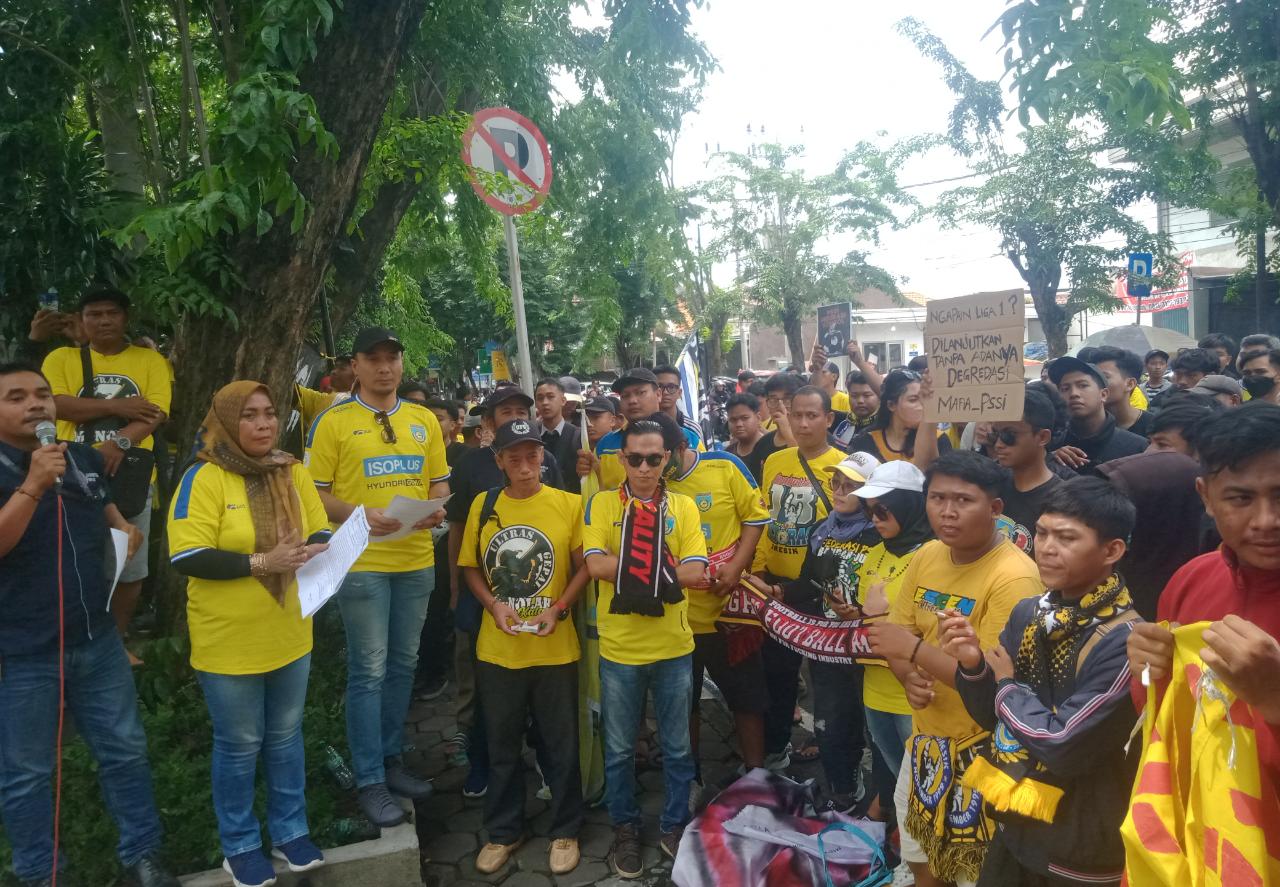 Stakeholder Sepak Bola Gresik Sepakat Tolak Penghentian Liga 2 dan Liga 3