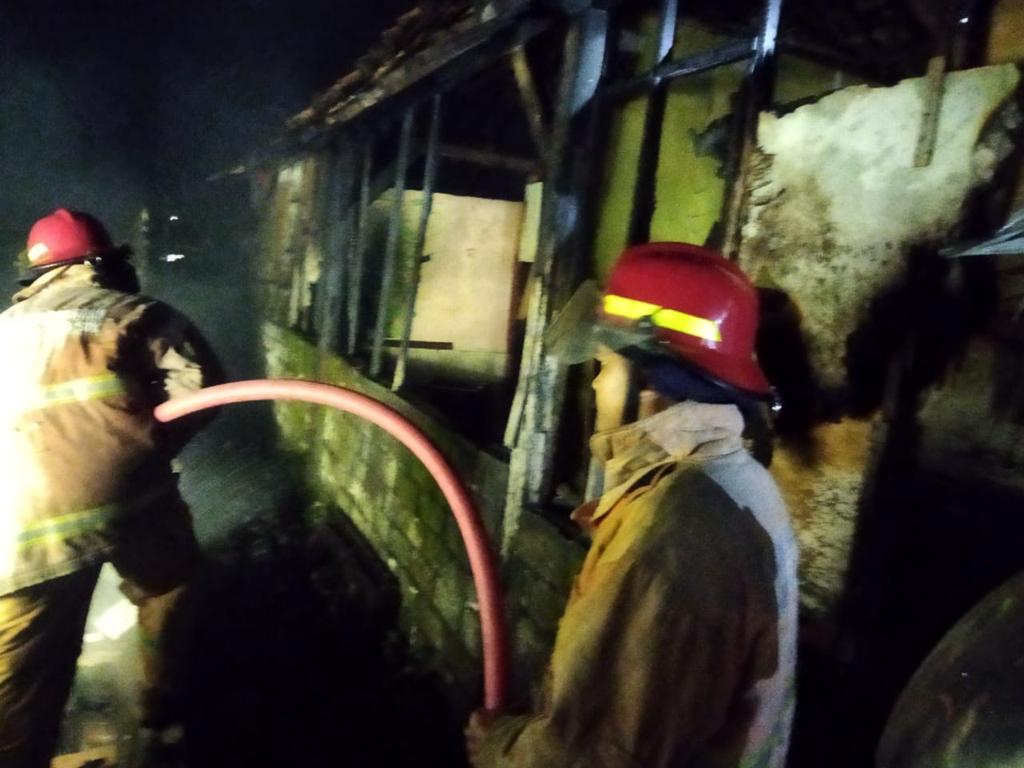 Buang Puntung Rokok Sembarangan, Rumah Warga di Gresik Ludes Terbakar