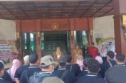 Wabup Bu Min Lepas 200 Perangkat Desa di Gresik Luruk ke Jakarta