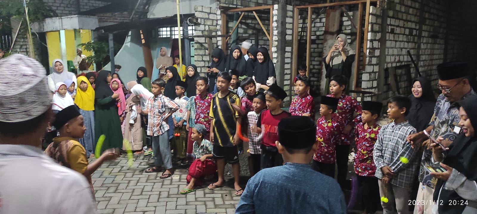 Lomba Lato-lato Marak di Gresik, Diikuti Anak-anak hingga Remaja