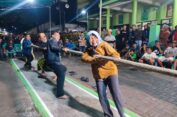 Seru ! Eksebisi Tarik Tambang  Anggota DPRD Gresik Vs Perangkat Desa