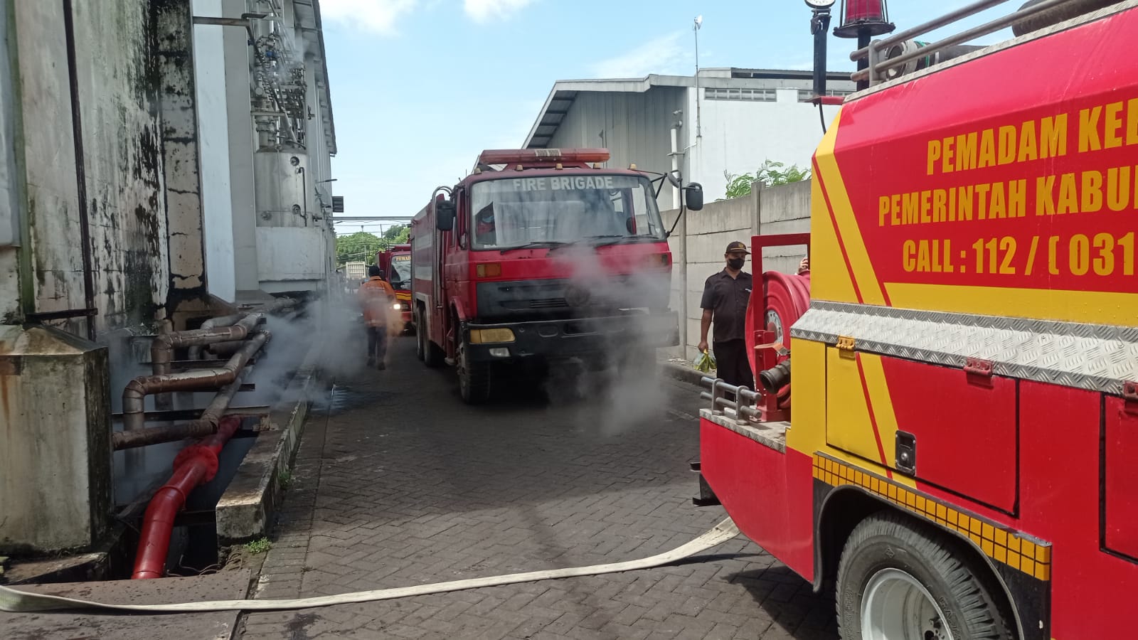 Korsleting Listrik, Pabrik Pengolah Coklat PT Jebekoko di Gresik Terbakar