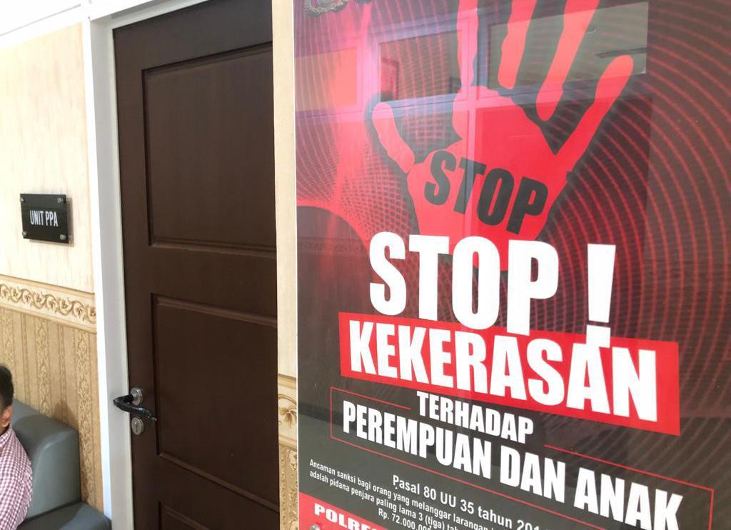 Diduga Hamili Anak Tiri, Pria di Gresik Diserahkan ke Polisi