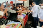 Tinjau Pasar Baturiti Bali, Presiden Jokowi Cek Harga Bahan Pokok