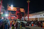 Barongsai dan Liang Liong  Meriahkan Perayaan Cap Go Meh di Klenteng Kim Hin Kiong Gresik