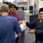 NasDem Gresik Bantu 1.000 Paket Makanan Siap Saji ke Korban Banjir Kali Lamong
