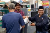 NasDem Gresik Bantu 1.000 Paket Makanan Siap Saji ke Korban Banjir Kali Lamong
