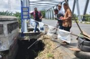 Sayap Jembatan Penghubung Antar Kabupaten di Gresik Tergerus