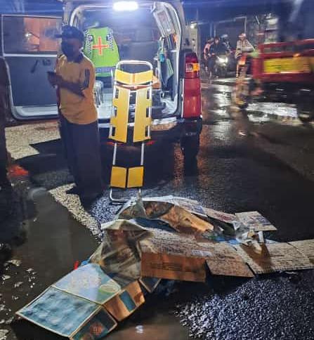 Di Gresik, Truk Gagal Nyalip Seruduk Pemotor hingga Tewas