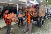 Ratusan Paket Sembako Dikirim dari Gresik ke Korban Bencana di Pulau Bawean