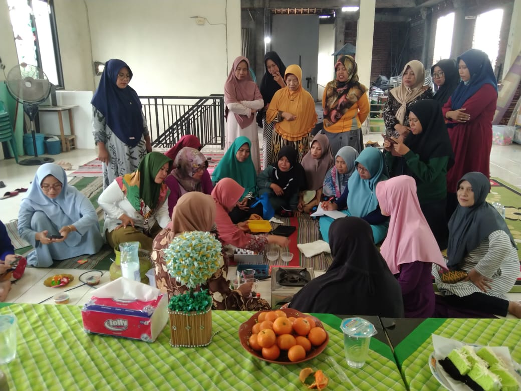 Keren! Ibu-ibu Desa Dampingan TPP di Bungah Gresik Ciptakan Aneka Produk UMKM