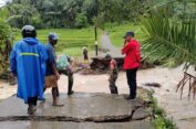 Longsor dan Banjir Putus Akses Jalan di Pulau Bawean, Aktivitas Warga Lumpuh