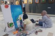 Puluhan Seniman Cilik Pamer Karya Lukis dan Fotografi di Gresik