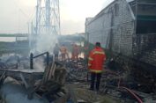 Rumah Bedeng Pandego di Gresik Ludes Terbakar
