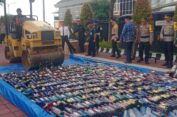 Polres Gresik Musnahkan BB Ribuan Miras Hasil Operasi Pekat Semeru 2023