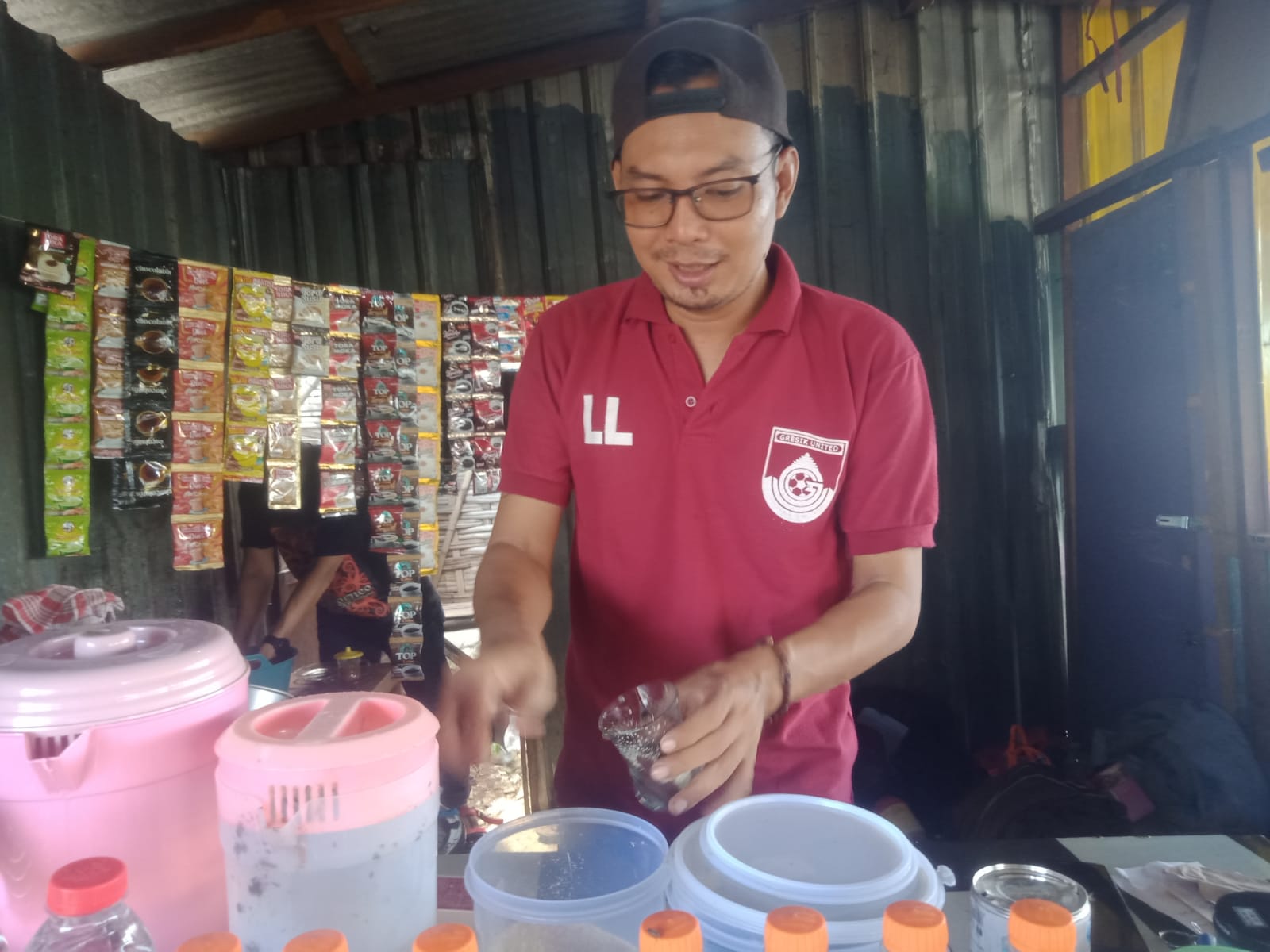 Kompetisi Tak Jelas, Mantan Pelatih GU U-17 Pilih Tekuni Usaha Warkop