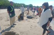 Pengunjung Mulai Serbu Wisata Pasir Putih Dalegan di Libur Lebaran