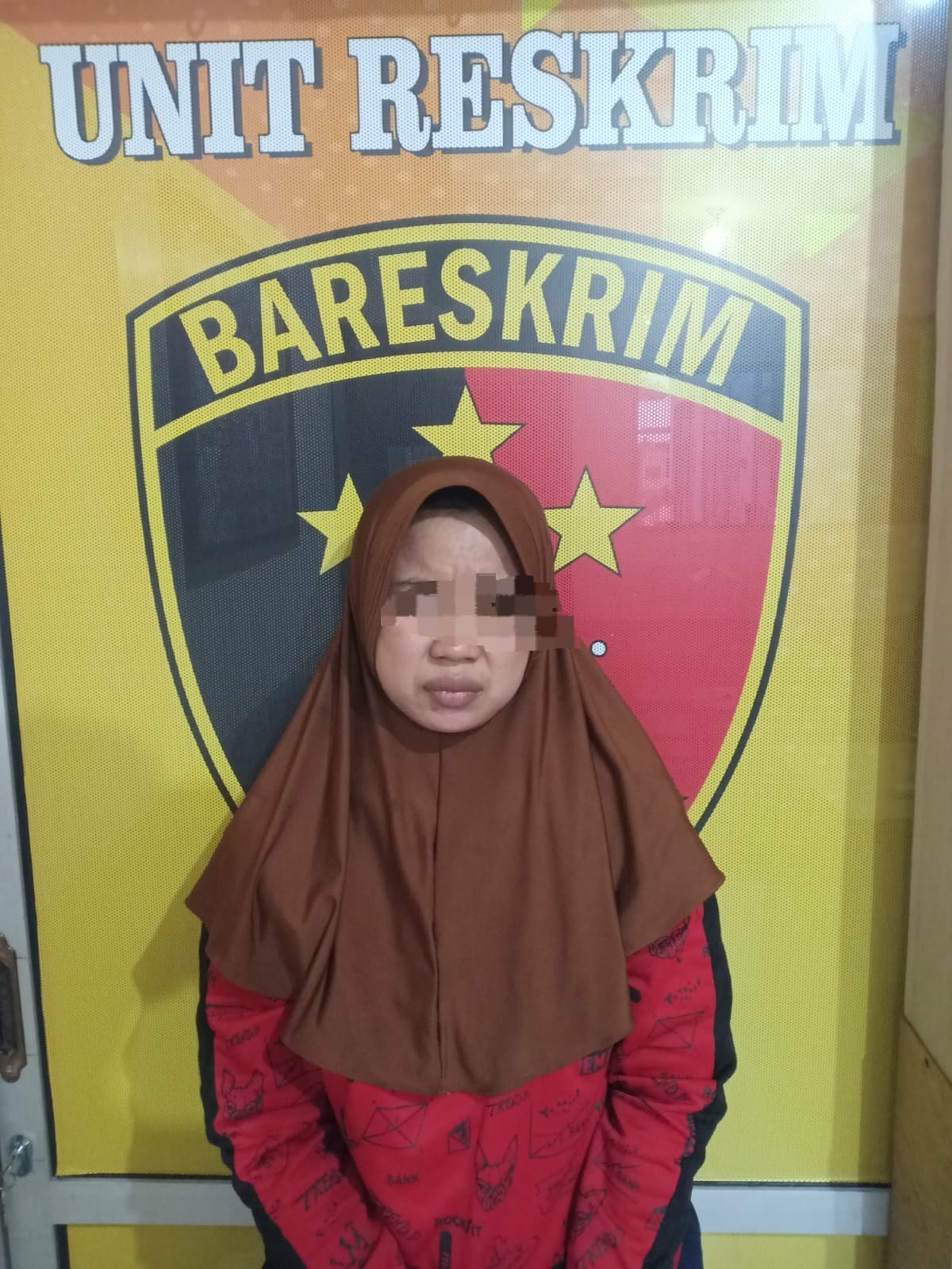 Emak-emak di Gresik Nekad Jambret Kalung Anak Kecil di Pasar
