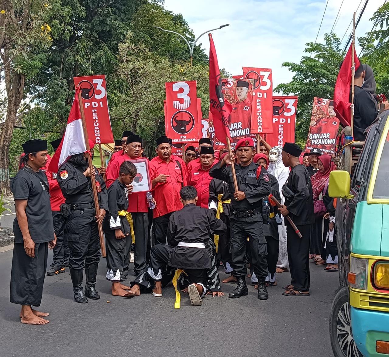 Daftarkan Bacaleg ke KPU Gresik, PDIP dan Nasdem Target 12 Kursi di Pemilu 2024