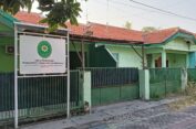 Rumdin PN Gresik Tak Terawat, Atap Bolong hingga Dipenuhi Rumput Liar