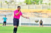 Rela Nyambi Jadi Tukang Pijat Demi Impian Wasit Profesional di Gresik